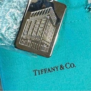 TIFFANY’S bag and landmark ornament